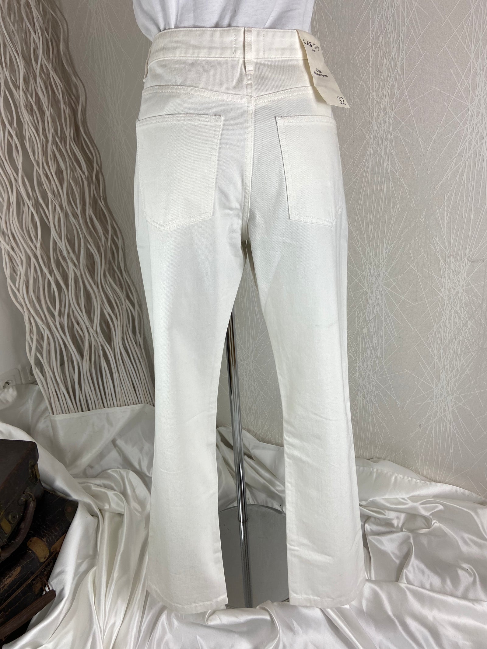 Pantalon coton denim blanc taille haute coupe droite modèle Jonas Argile Lab Dip