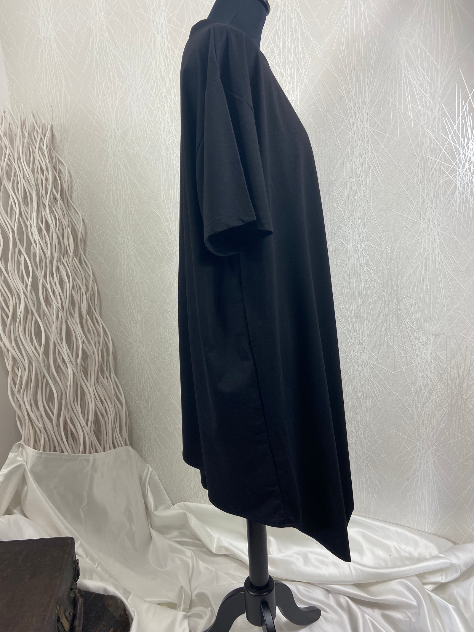 Robe noire asymétrique manches courtes grande taille F&2 - Offre-Unique