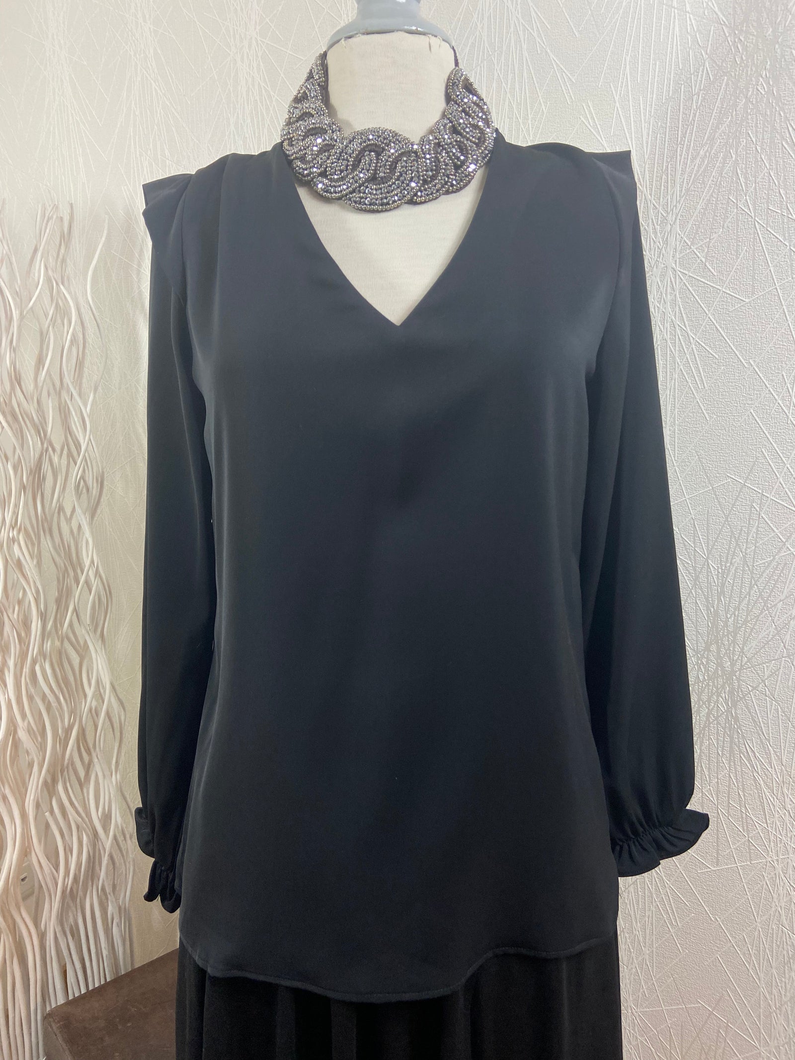 Blouse noire fluide dos avec dentelle Unika Paris