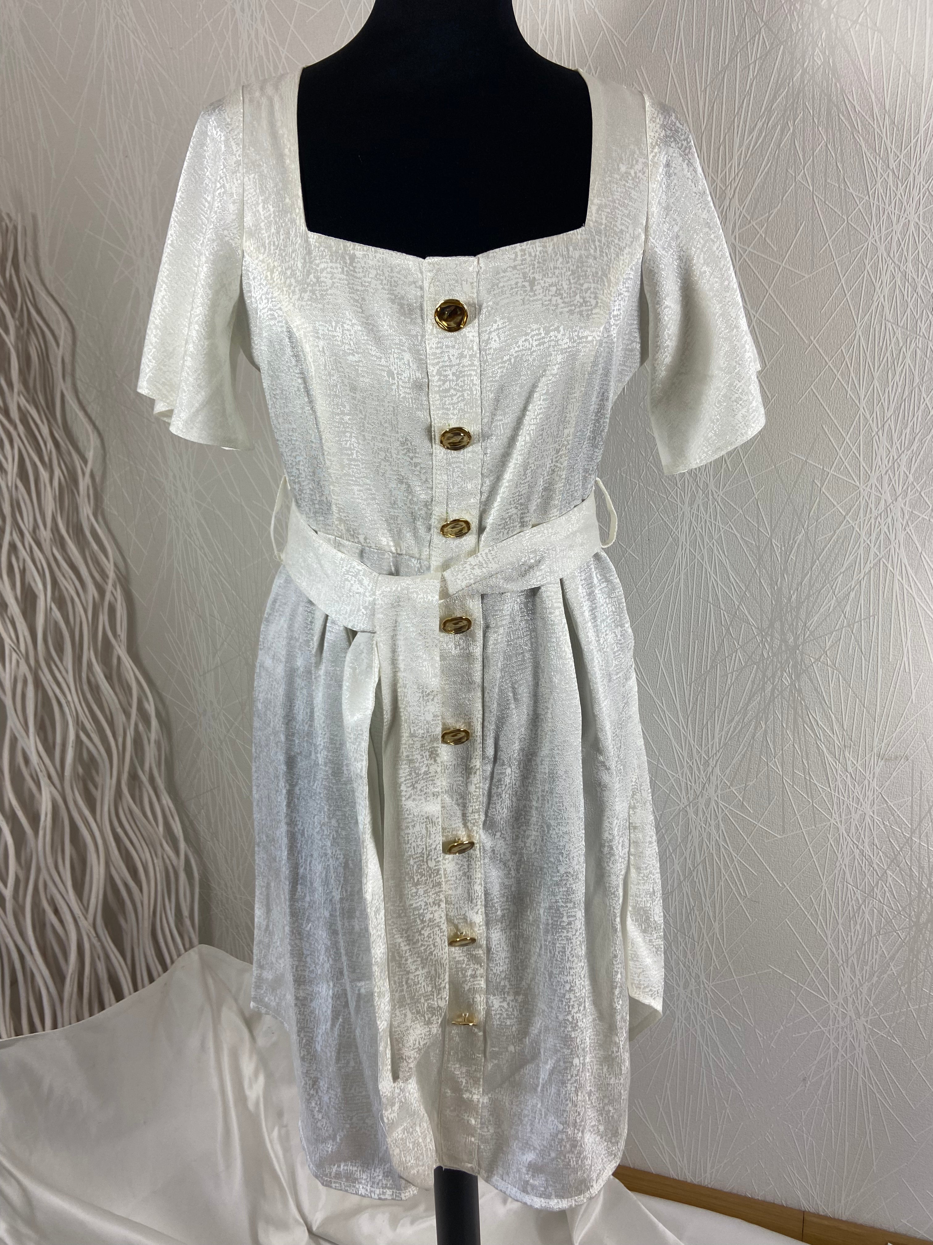 Robe courte blanche satinée haut de gamme Opullence - Offre-Unique