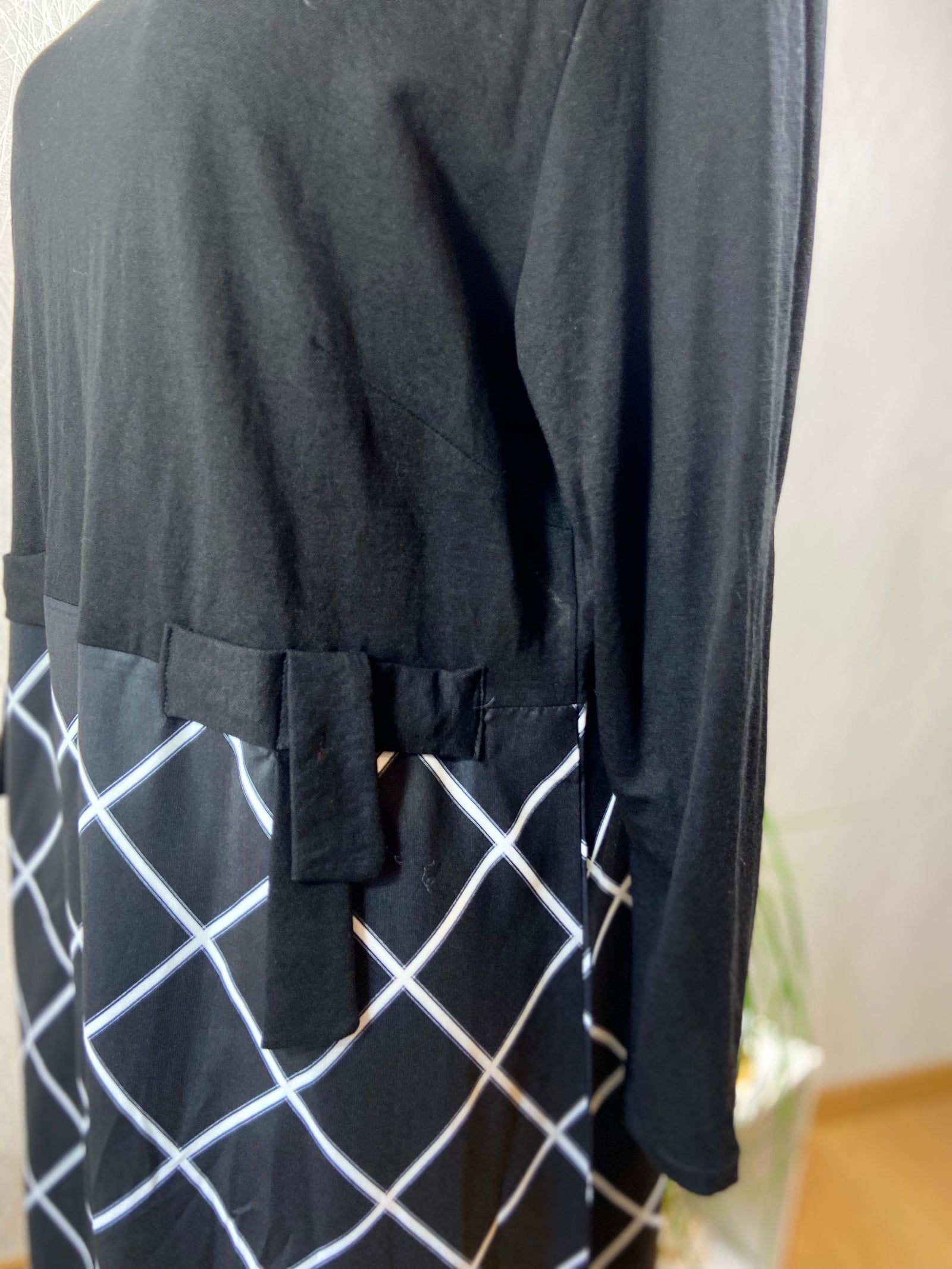 Robe longue noire manches 3/4 encolure ronde Neslay - Offre-Unique