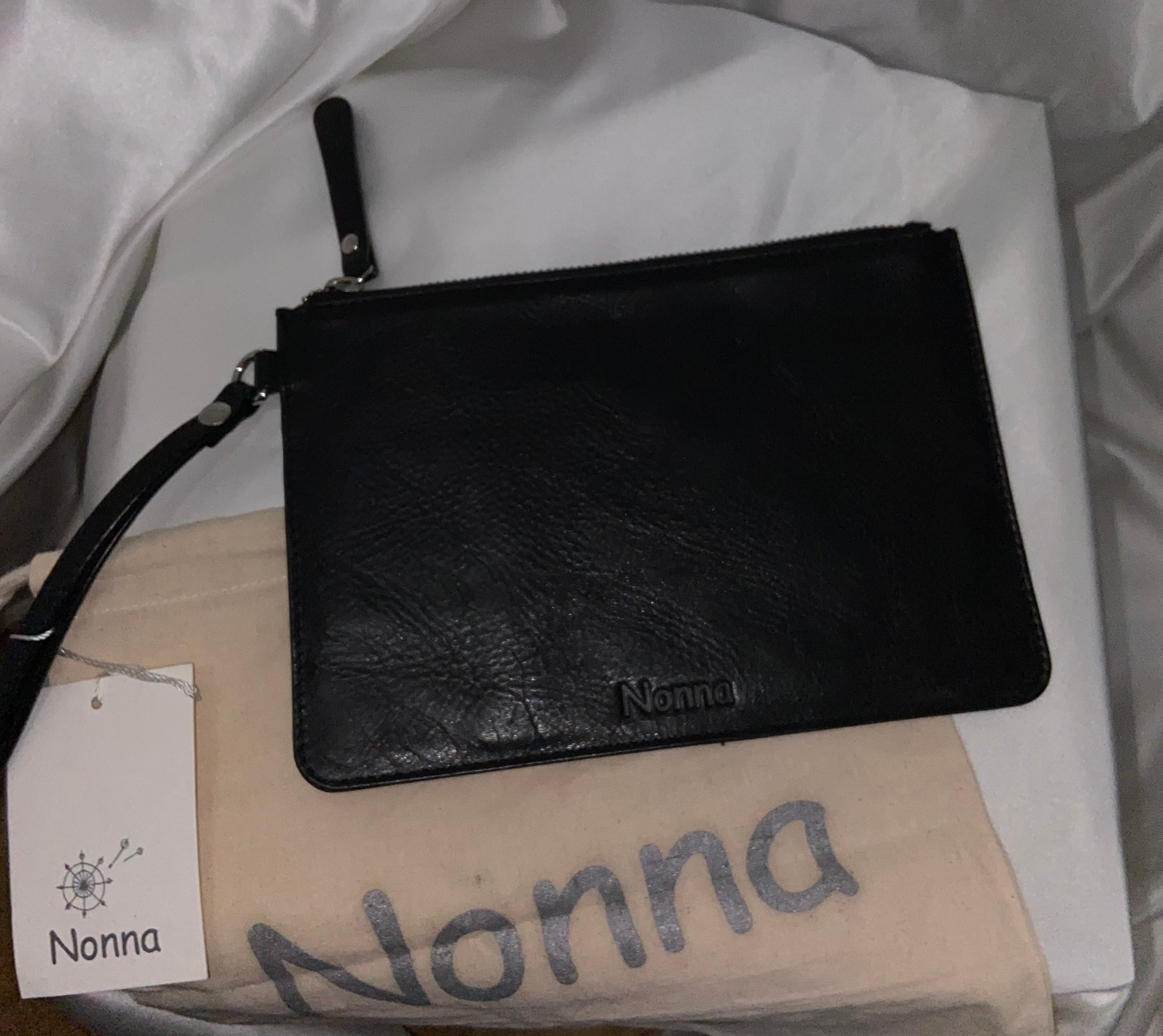 Pochette en cuir Coco Pouch noire Nonna - Offre-Unique