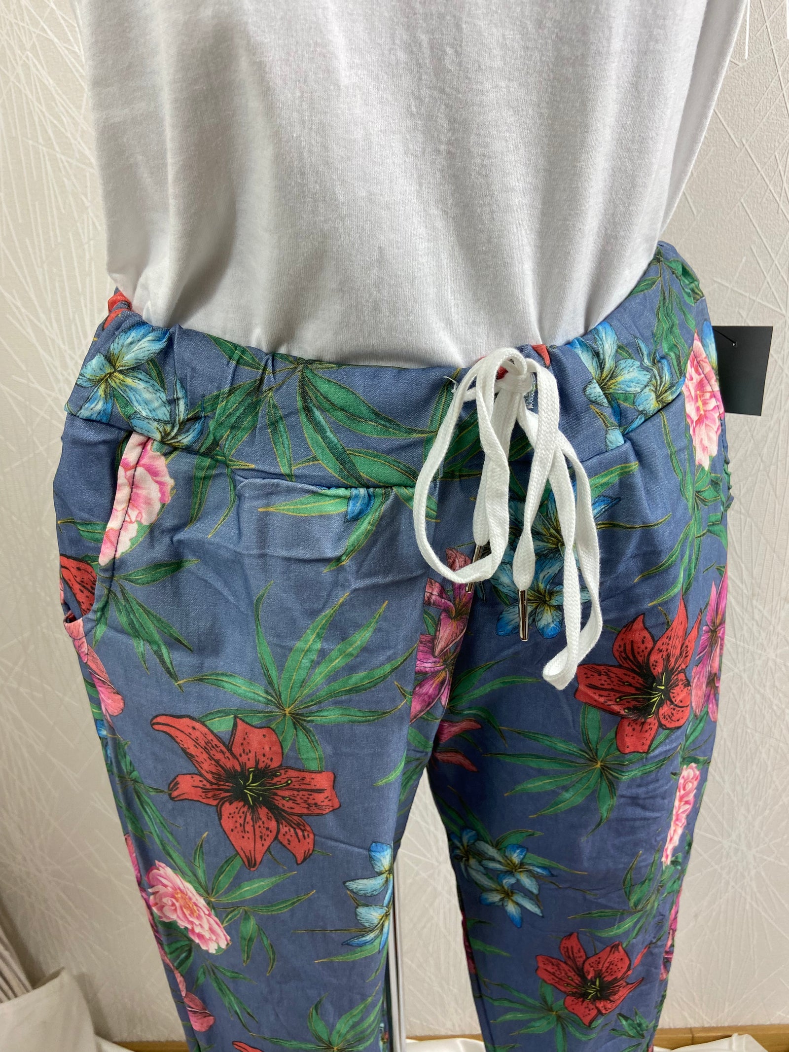 Pantalon fleuri taille élastique de la marque Made In Italy - Offre-Unique