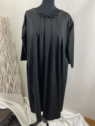 Robe noire ample coupe droite manches 3/4 grande taille Wendy Trendy