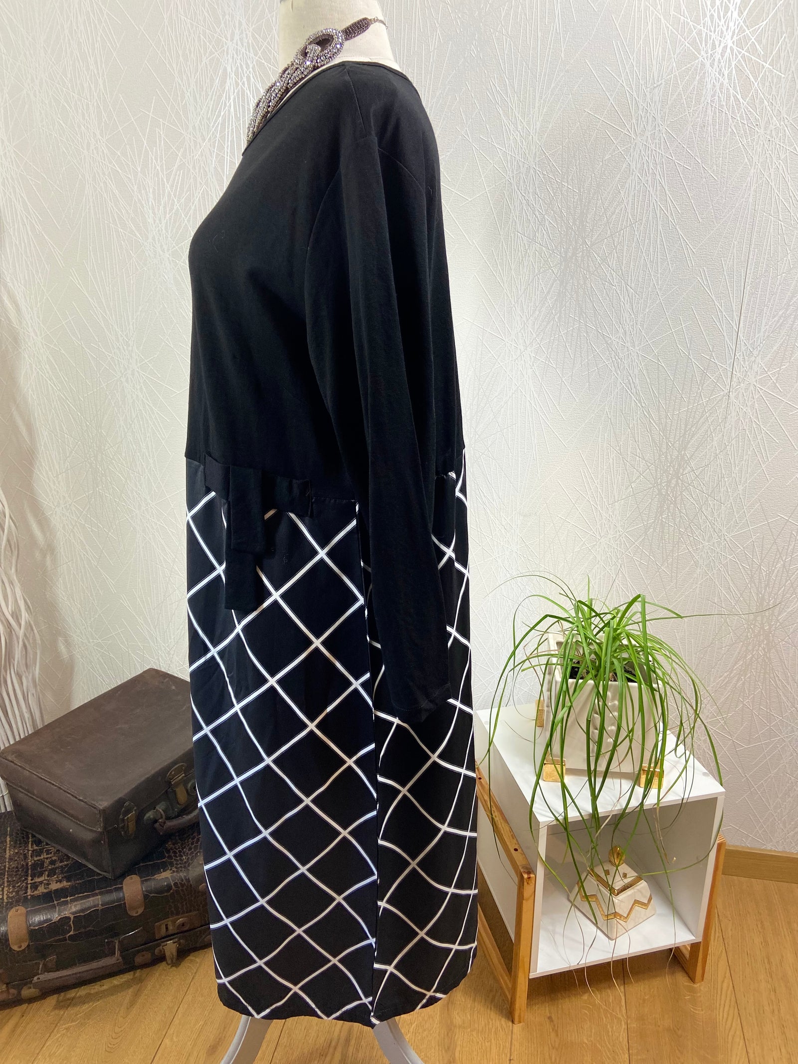 Robe longue noire manches 3/4 encolure ronde Neslay - Offre-Unique