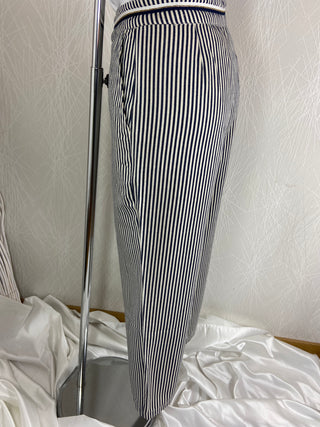 Pantalon coton souple 7/8 taille haute rayé bleu marine blanc modèle Dosty Garance