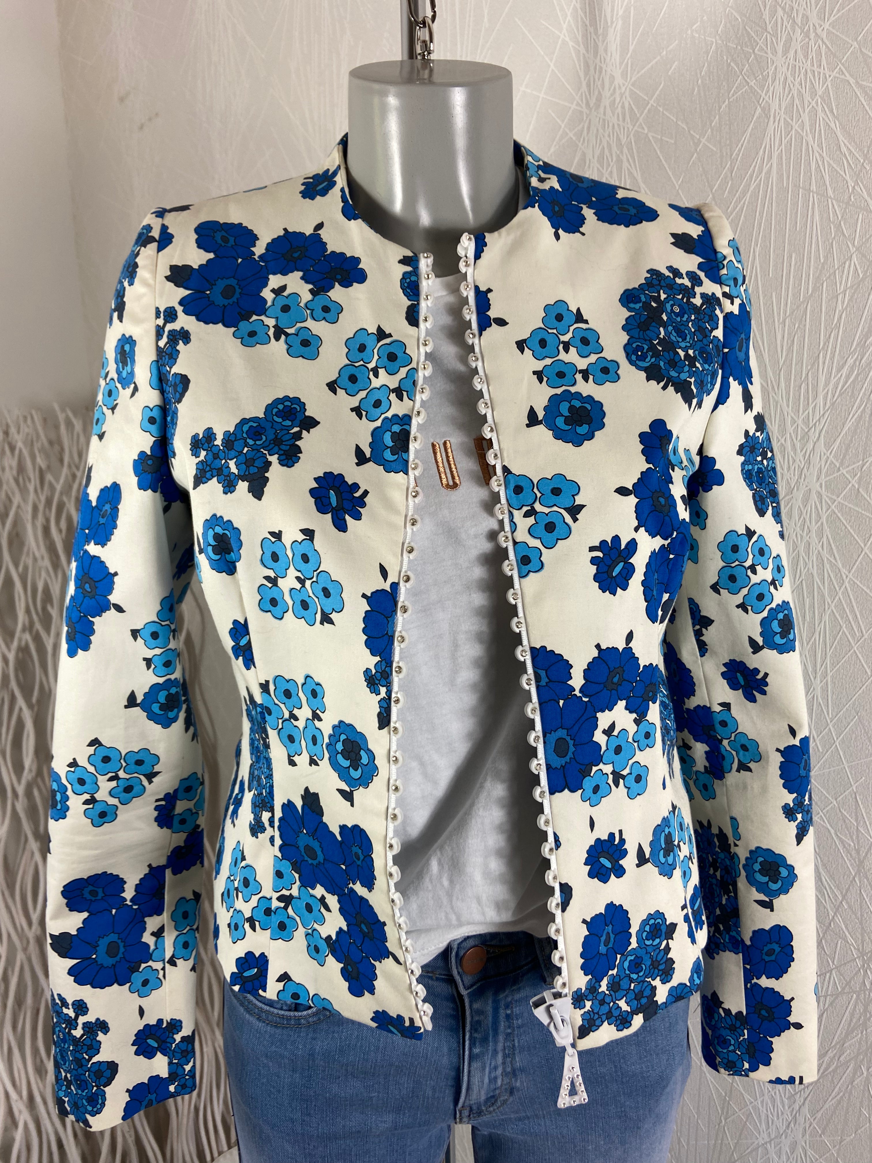 Veste doublée de créateur crème et fleurs bleues Tabala Paris - Offre-Unique