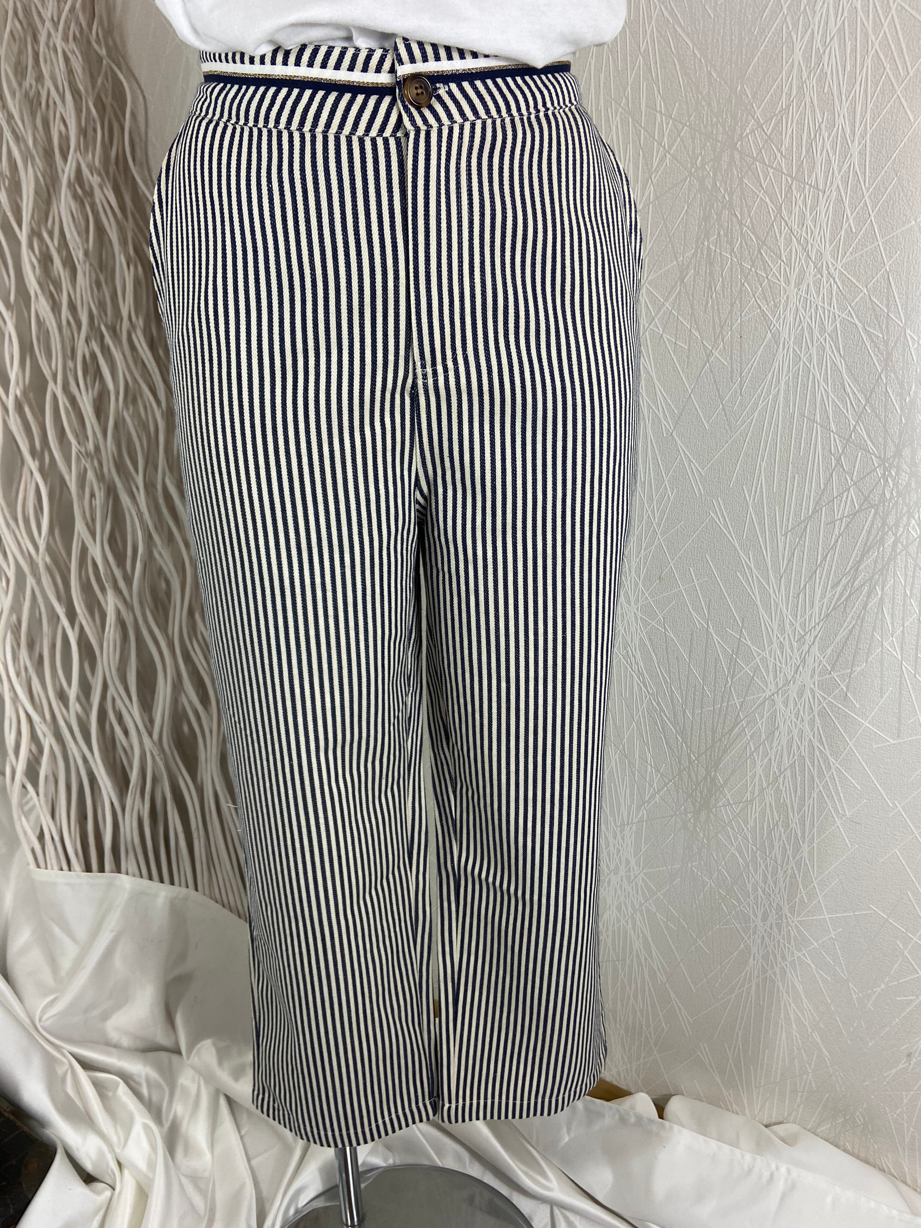 Pantalon coton souple 7/8 taille haute rayé bleu marine blanc modèle Dosty Garance - Offre-Unique