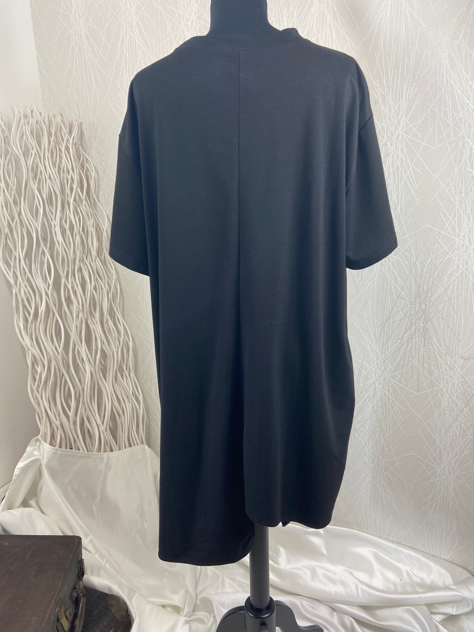 Robe noire asymétrique manches courtes grande taille F&2 - Offre-Unique